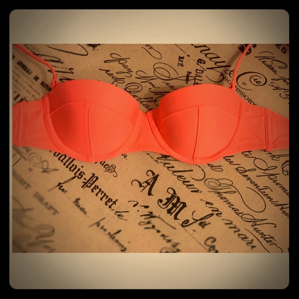 Swimwear top